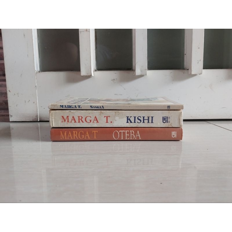 Novel Marga T set trilogi Saskia, Kishi, Oteba
