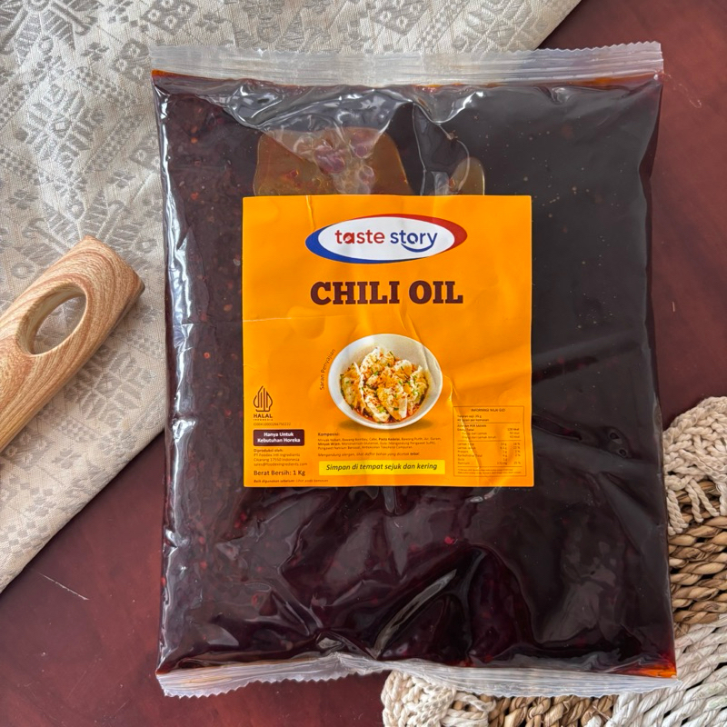 

Chili Oil 1kg/ Chili Oil Premium 1kg / Saus Chili Oil 1kg/Chili oil Sauce/ Chili Oil enak