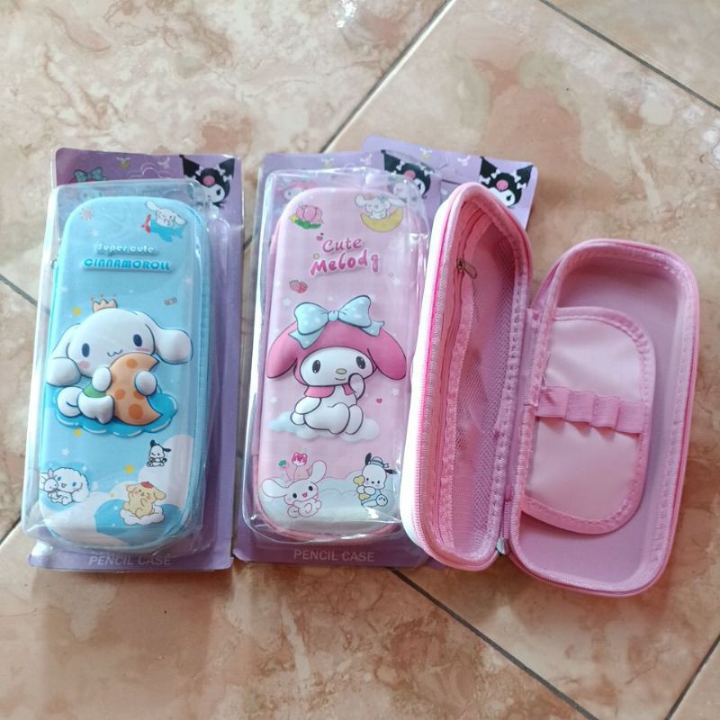 

Kotak pensil gambar 3D anti air ada sleting dalamnya