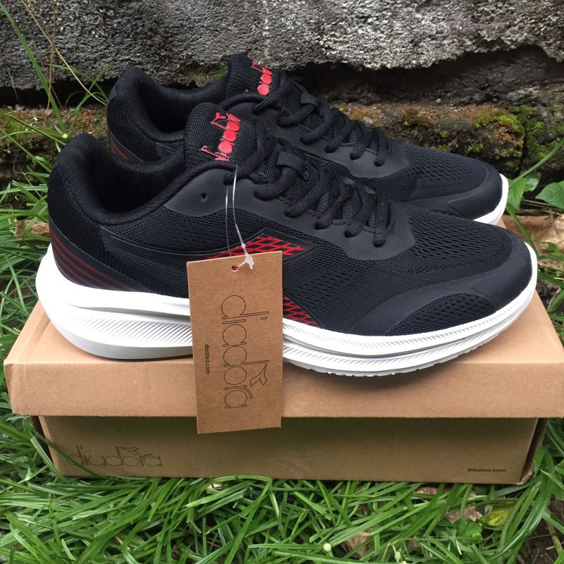 Sepatu Pria Diadora KENICHI Hitam size 42 Original