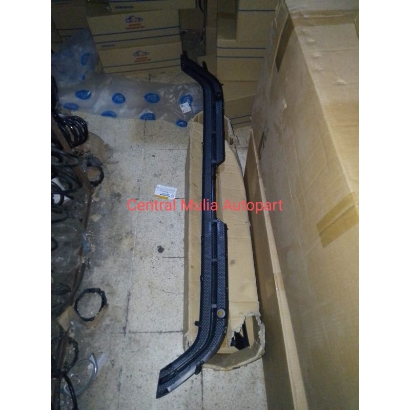 Grill Grille Bemper Kumis Bemper Innova Barong 2014 Original