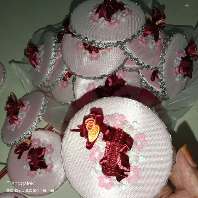 Tutup gelas hias satin