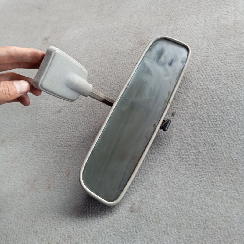 Spion dalam Mitsubishi eterna