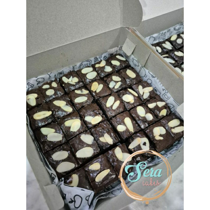 Fudgy Brownies Panggang / Hampers Brownies Panggang / Birthday Brownies / Brownies Ulang Tahun / Bro