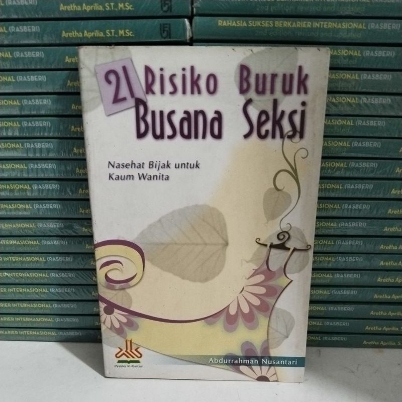 Buku 21 Risiko Buruk Busana Seksi