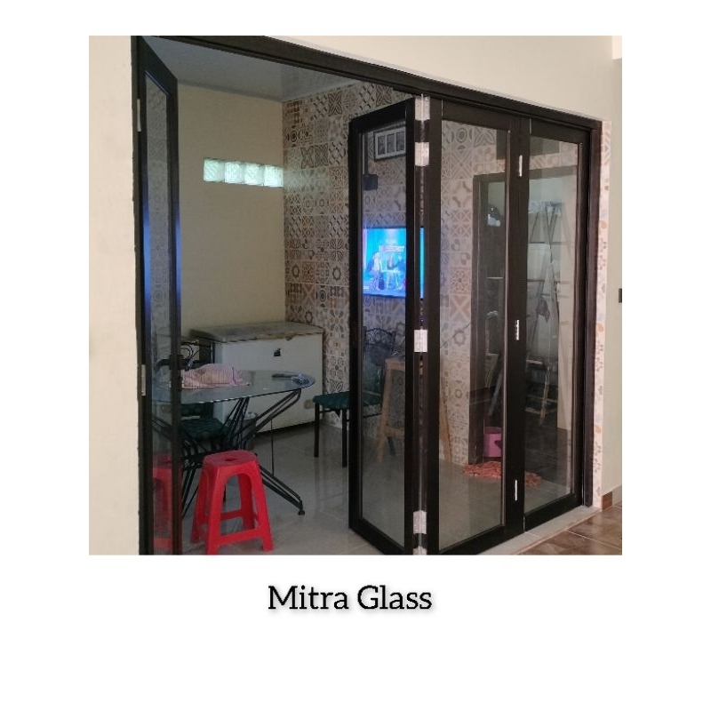 Pintu lipat Aluminium 4 Daun ukuran L300 x T200
