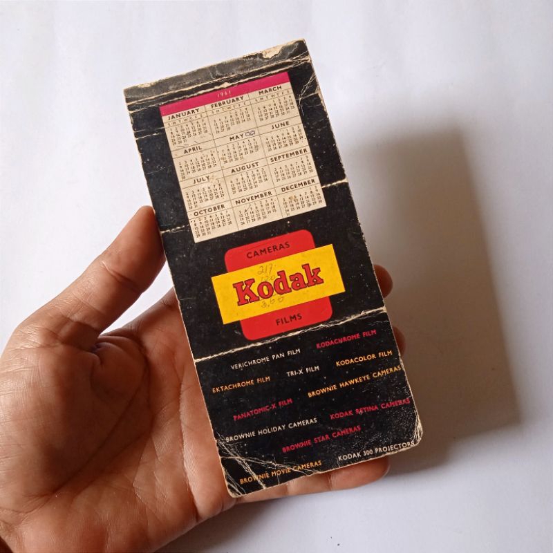 

Antik Buku Catatan Kecil + Kalender 1961 Iklan Kodak Cameras Film