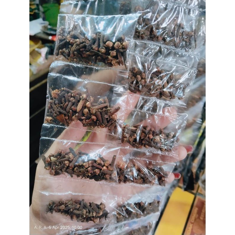 

cengkeh 1 renteng isi 10bungkus
