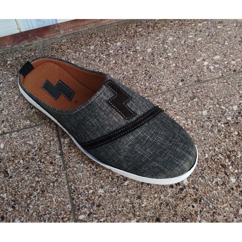 sandal sepatu kain slip on pria model terbaru