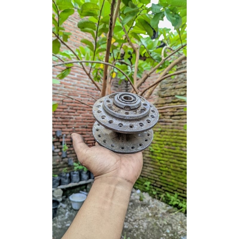 Tromol depan Suzuki RGR GT 125 GT 185 original