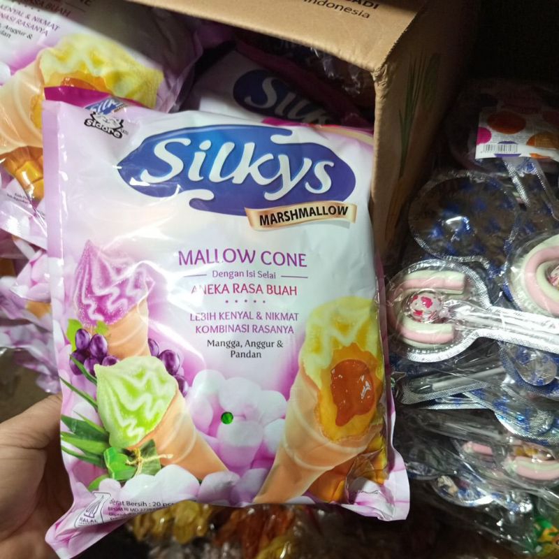 

Silkys Mallow Cone isi 1 bungkus 20 pcs