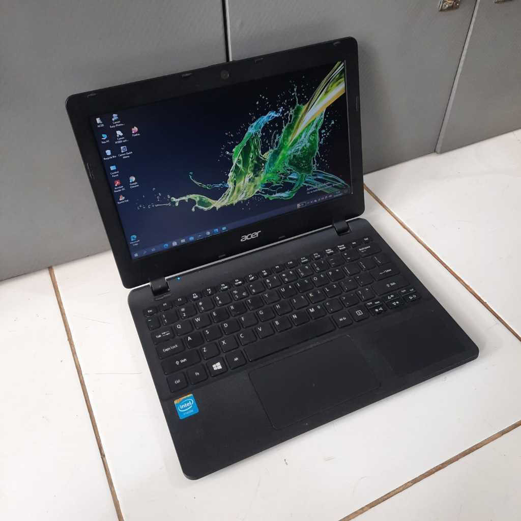 READY Seri baru Notebook Acer ES1-111  Celeron - N2840 Ram 4/500Gb Like New