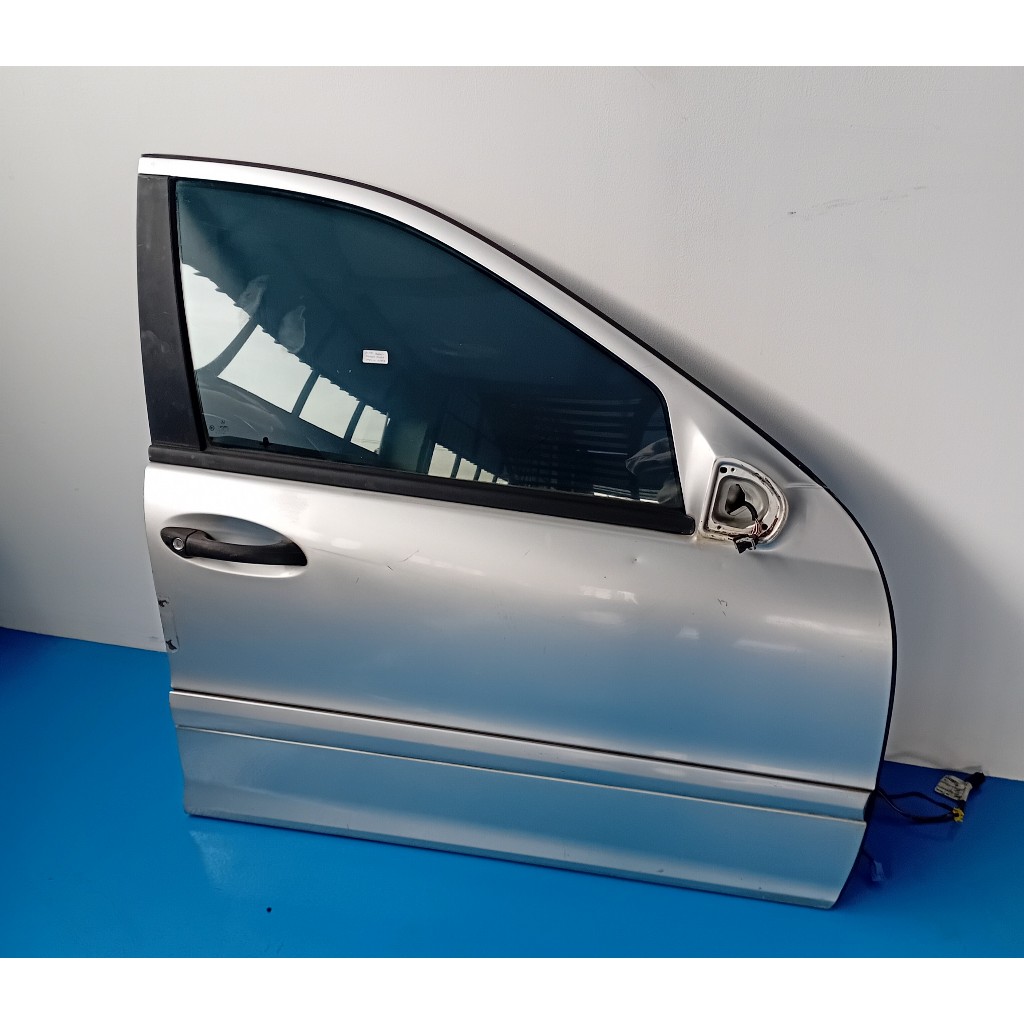PINTU DEPAN KANAN MERCY W203