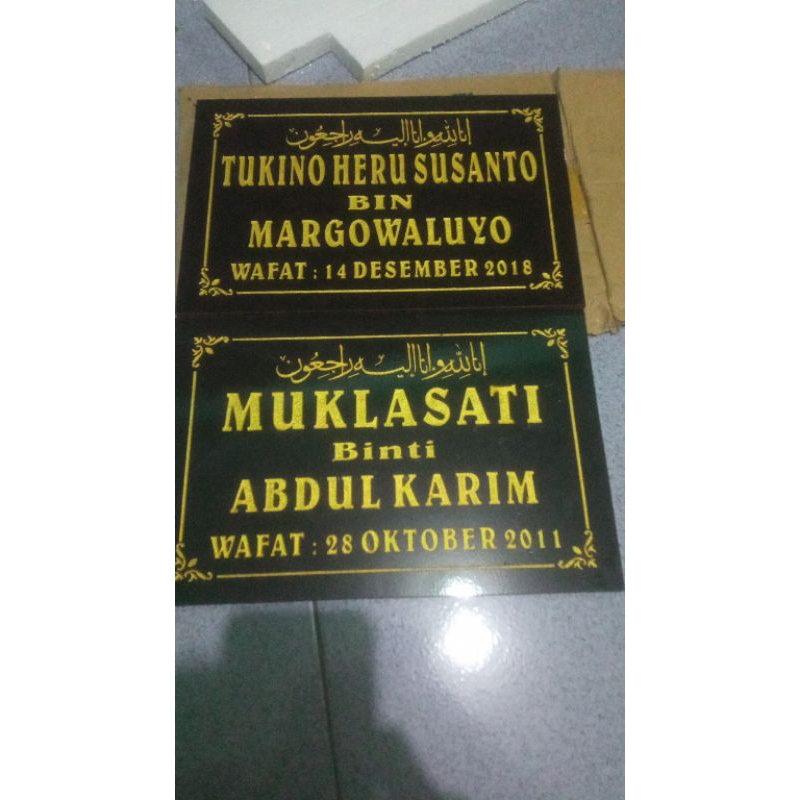 lempengan nama nisan keramik 20x30