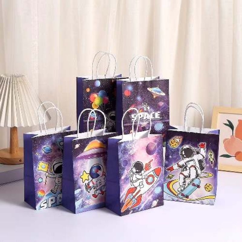 

Satuan- Paperbag Happy Birthday motif space astronot/ Tas kado motif astronot luar angkasa/ Paperbag tas kado gift souvenir goodiebag ultah anak