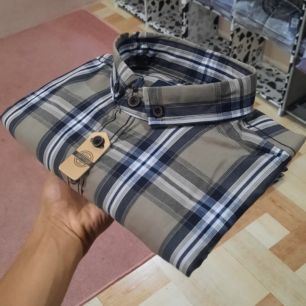 Kemeja flanel EIGHTY-EIGHT putih / kemeja flanel white / kemeja motif putih / kemeja putih flanel / 