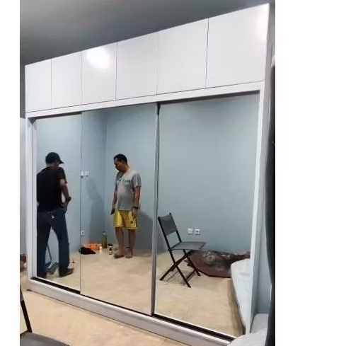 lemari pakaian pintu sliding /lemari pakaian box kabinet atas