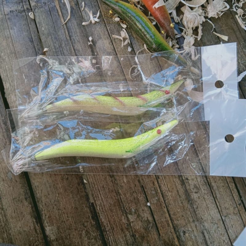 Umpan Cumi Udang - Undangan Terbuat dari Bahan Kayu