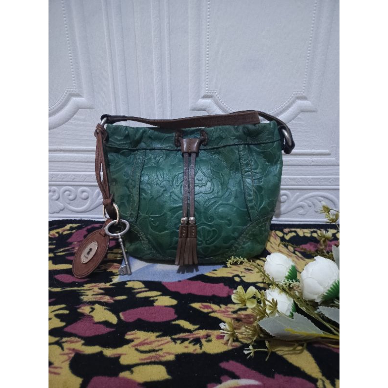 Fossil serut Colby hijau (embos)