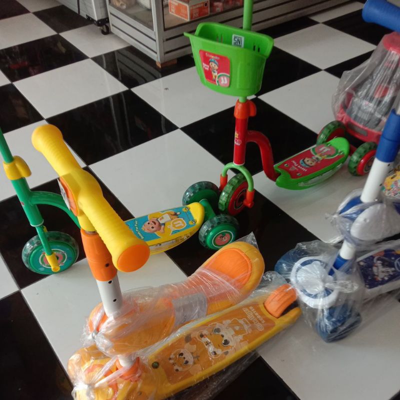 Skuter anak duduk Roda3