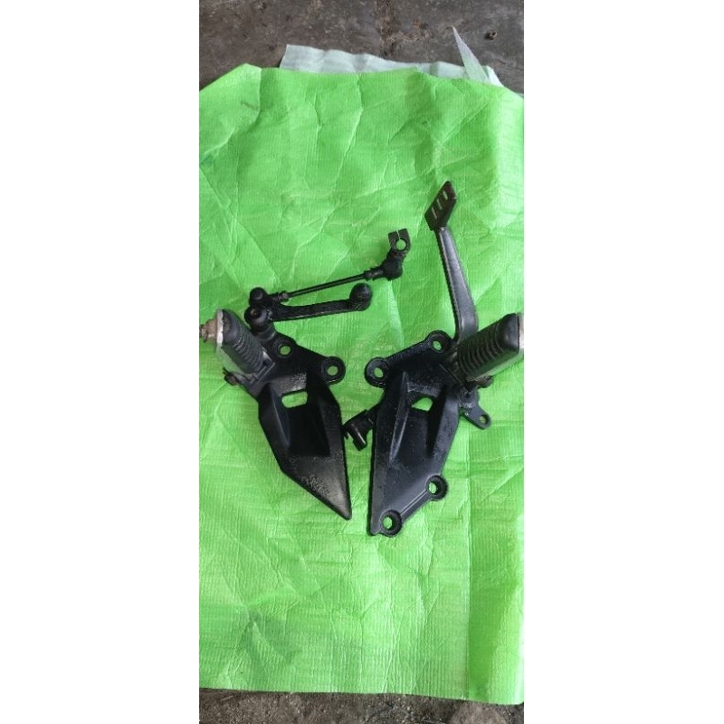 postep footstep depan ninja 250R karbu original