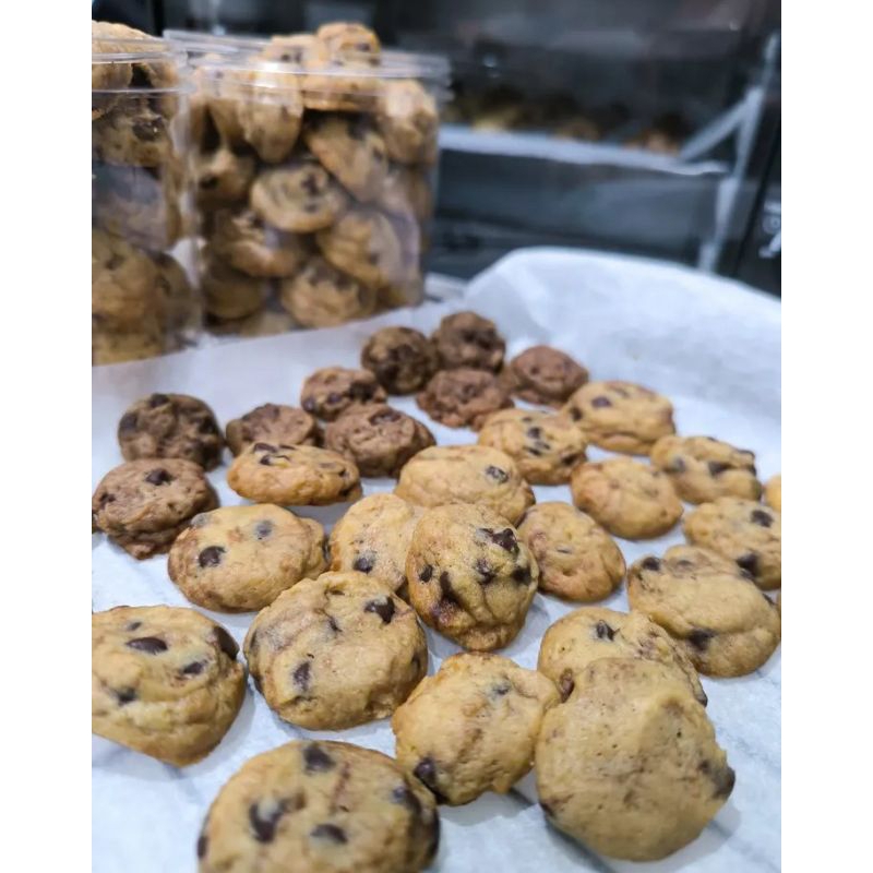 

Kue kering Choco chips 500ml