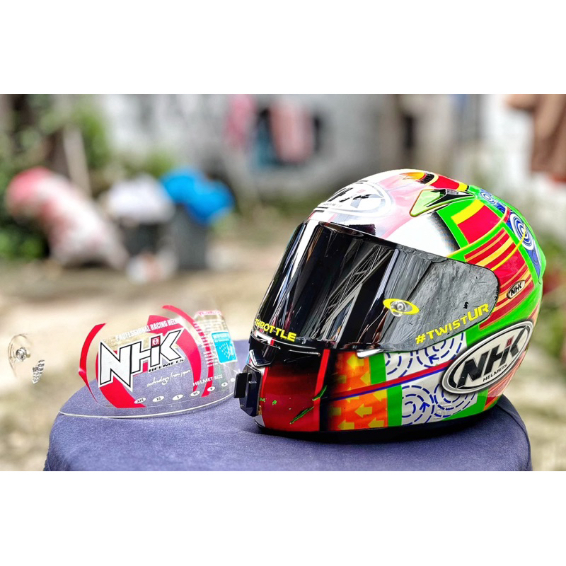 NHK GP TECH MOTIF ELEMENT ROSSI VISOR DAPAT 2 SIZE XL