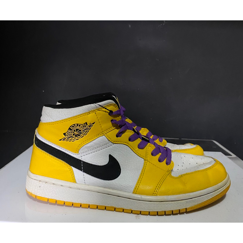 N1KE AJ1 MID SE LAKERS YELLOW