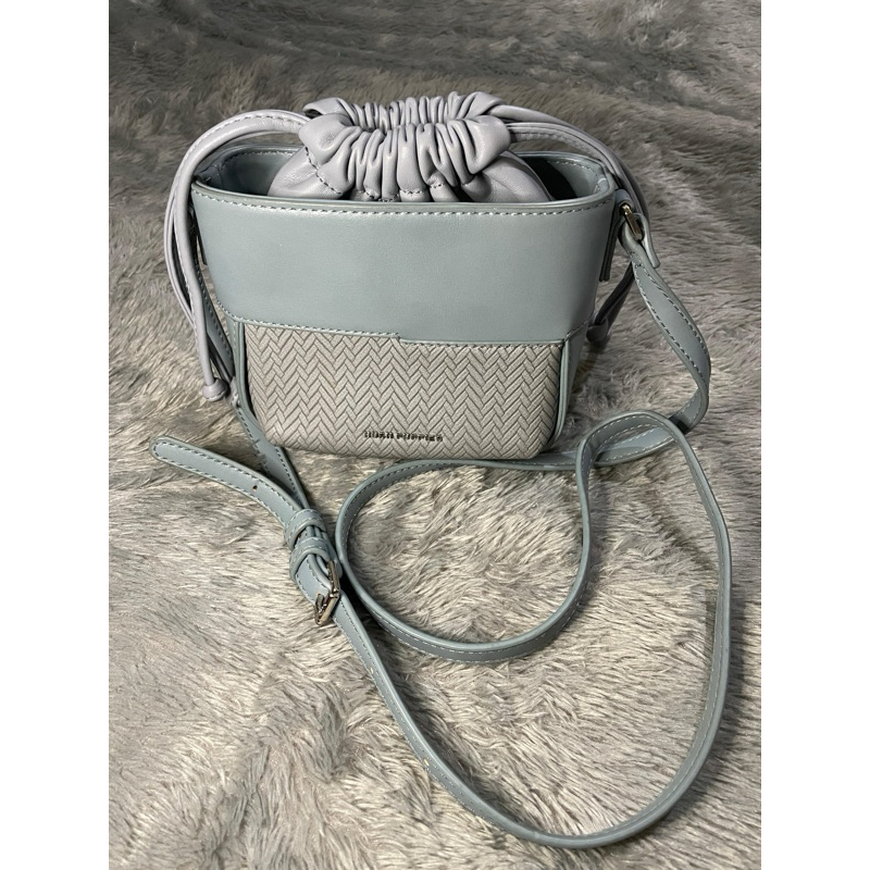 Mini Sling Bag Preloved Warna Abu| Hush Puppies Preloved