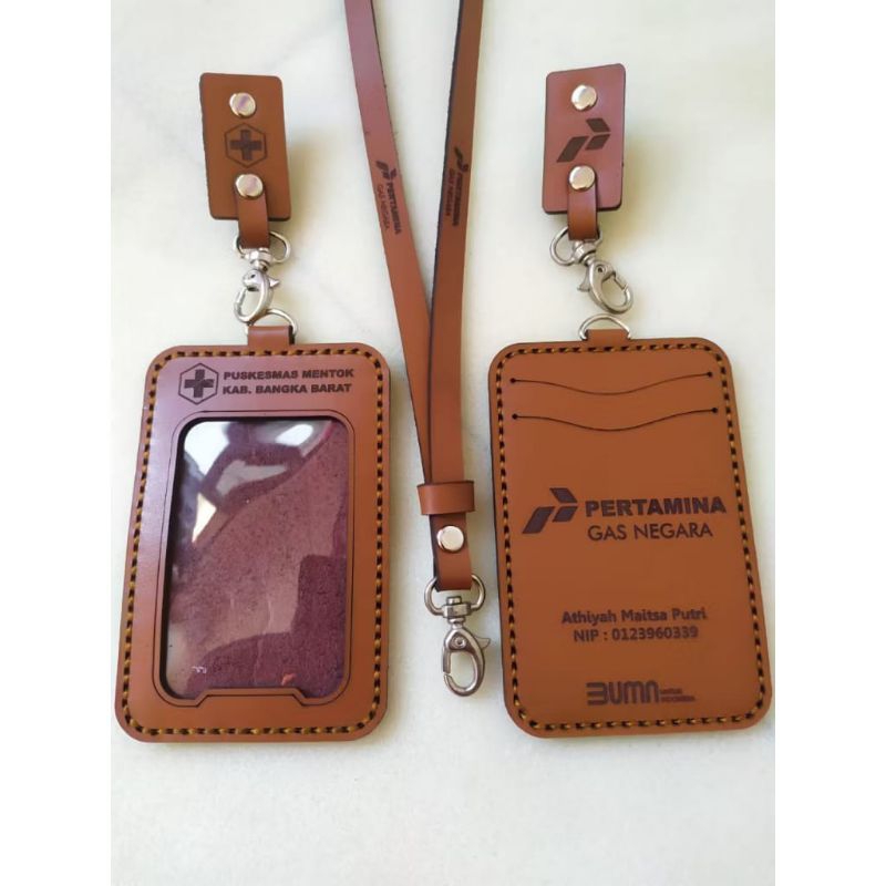 

AZM ID Card Holder Kulit Asli/Name Tag Kulit Custom 2 Lapis 2 Slot Kartu Dibelakang