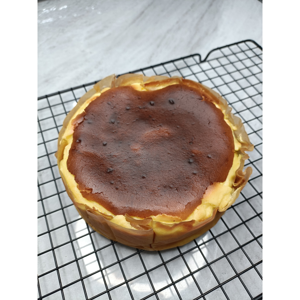 

Basque Burnt Cheesecake - by Meribakery (harap baca deskripsi)