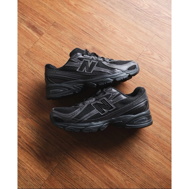 New Balance 740 Black Original