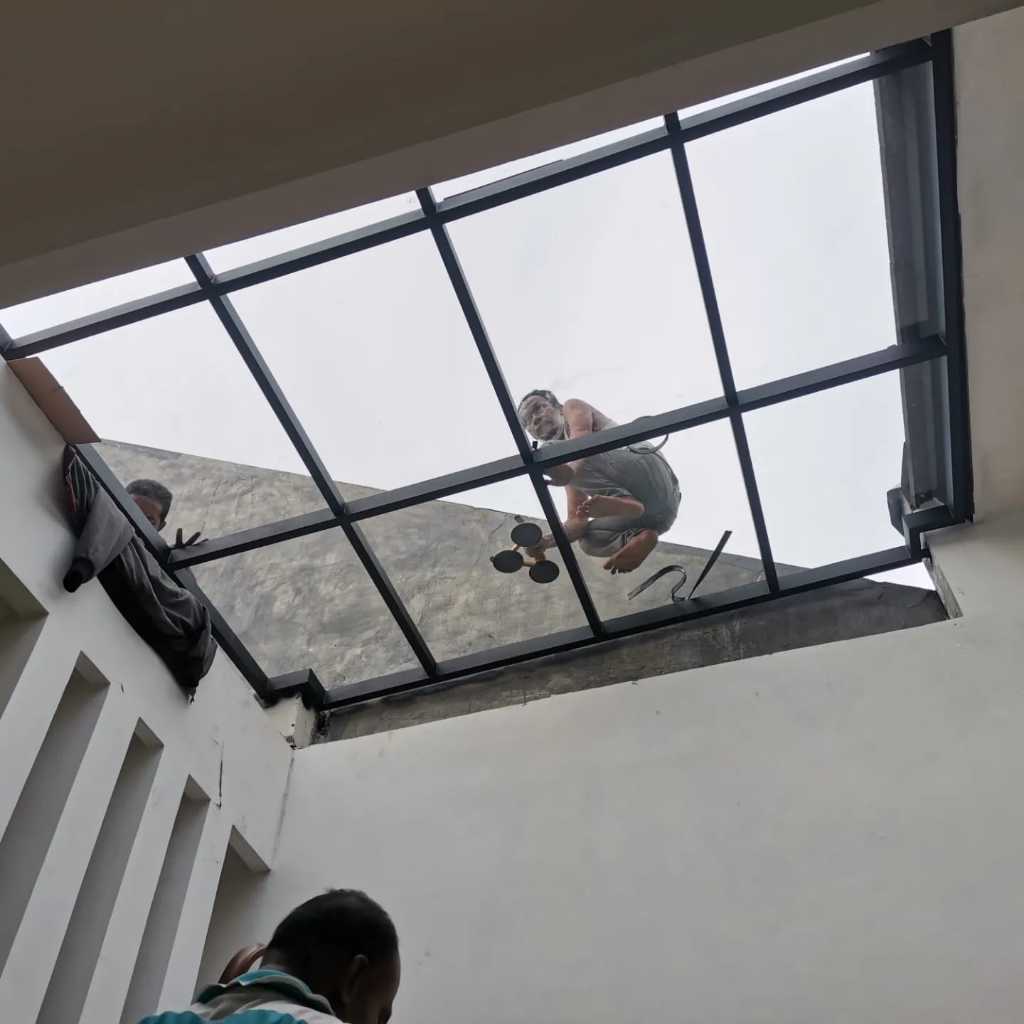 KANOPI KACA 10MM TEMPERED