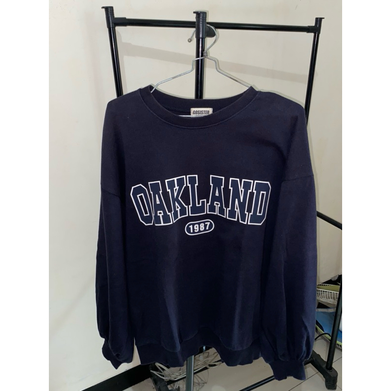 Preloved sweater oakland