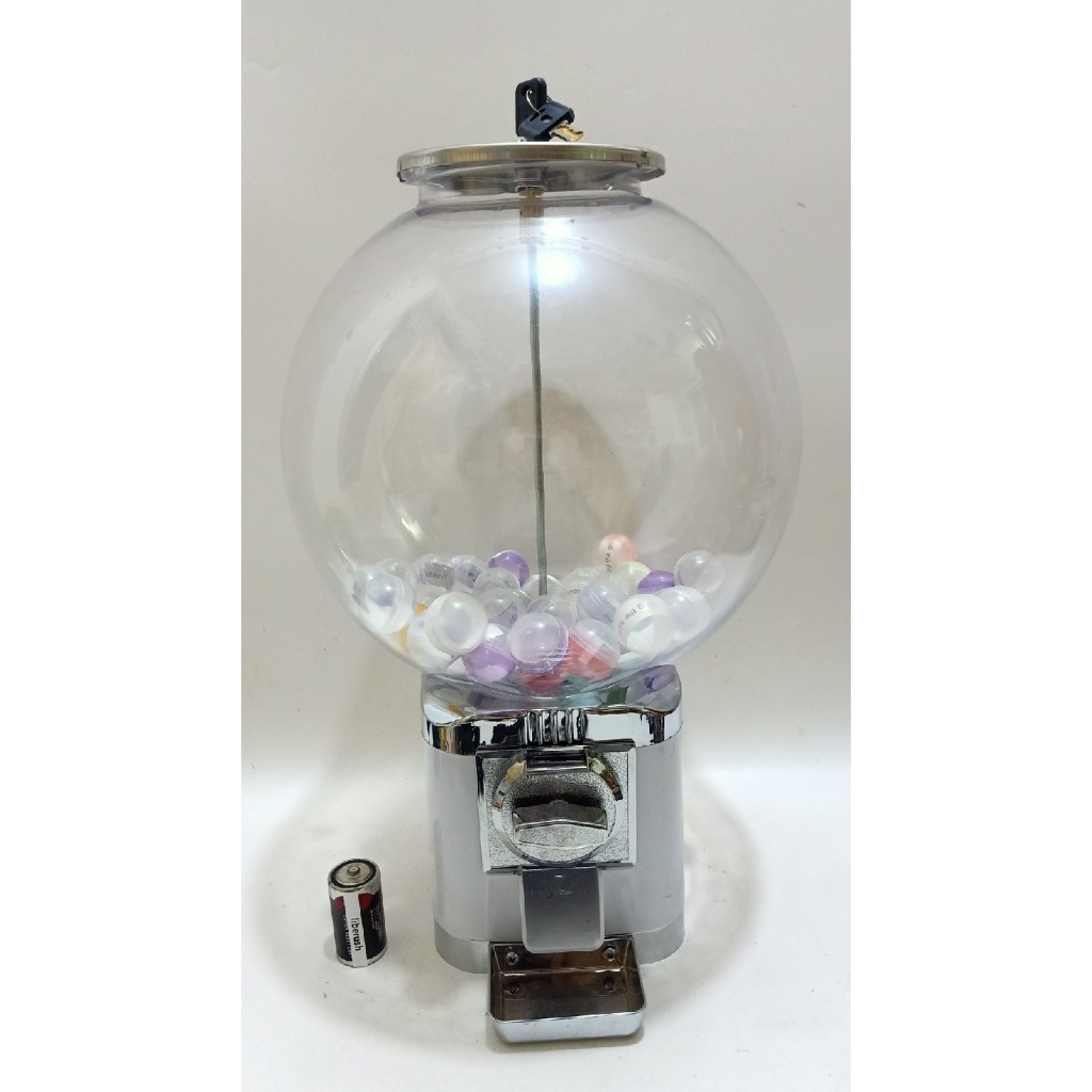 Junk pajangan gashapon capsule gacha gumball machine mesin gacha minus lecet