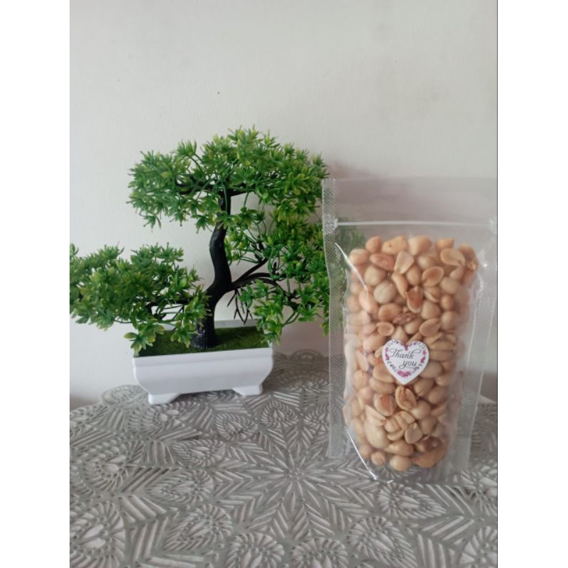 

KACANG BAWANG GORENG.....
