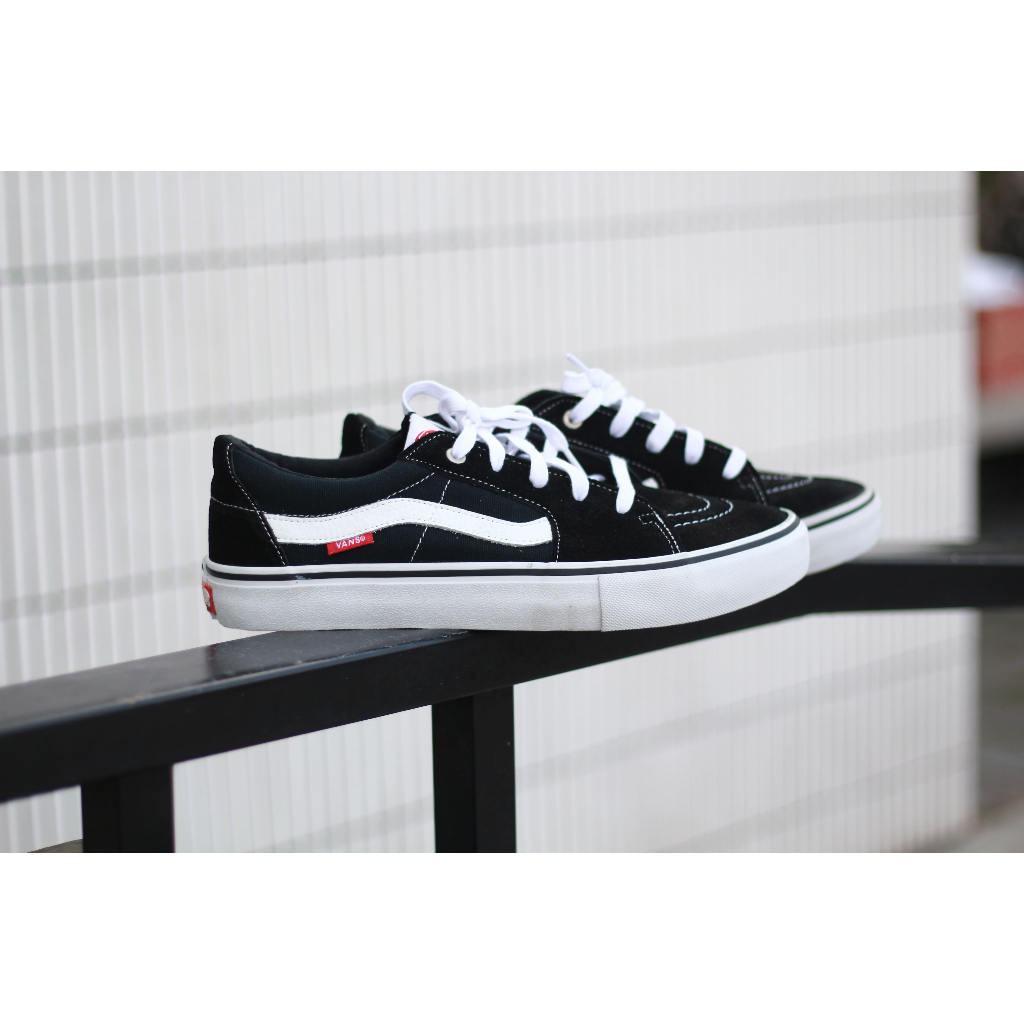 SK8 Low Pro Black and White