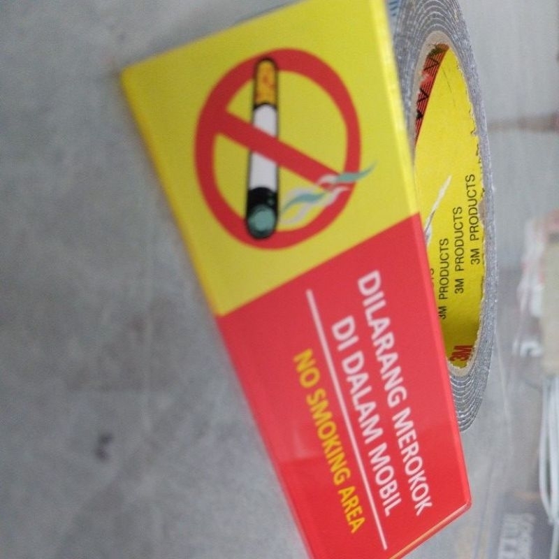 Akrilik Dilarang Merokok Di Dalam Mobil