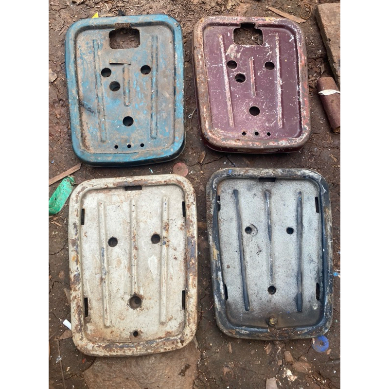 aneka tatakan jok belakang / pisah original copotan vespa..