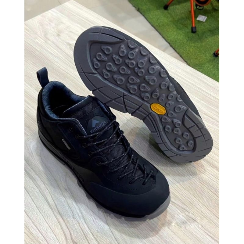 Sepatu Z-Anaconda Black