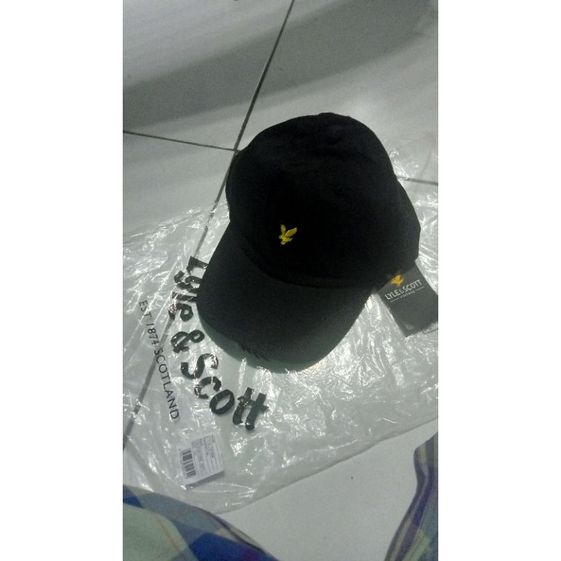 caps Lyle&Scott