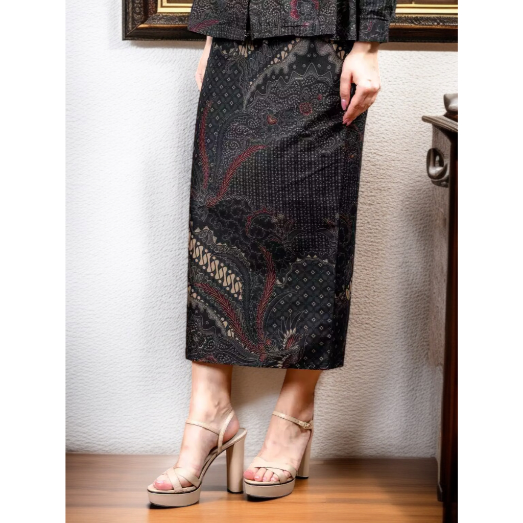 Laskala x IVOR Sandro Skirt Rok Batik Hitam Panjang