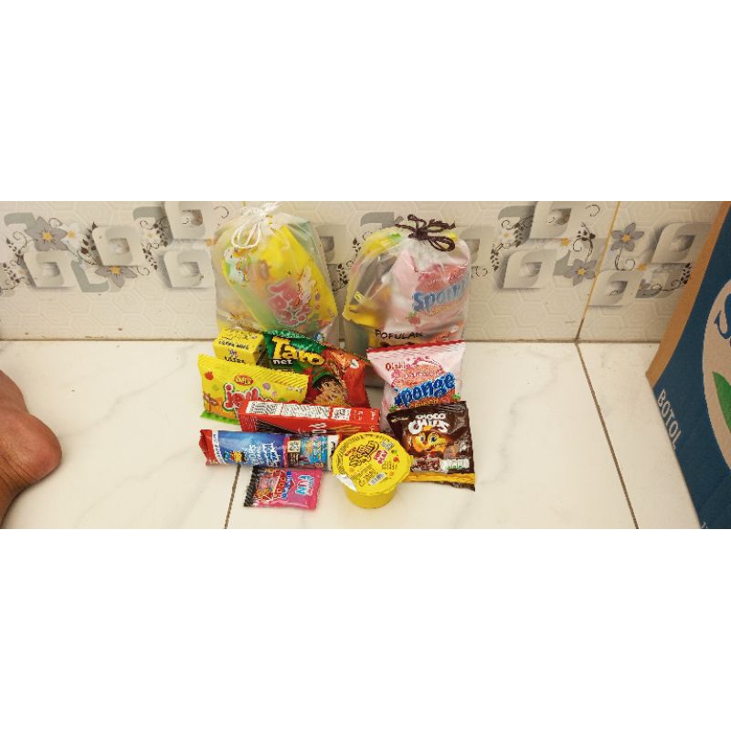 

Bingkisan Snack Ultah anak/Hampers Ultah Anak