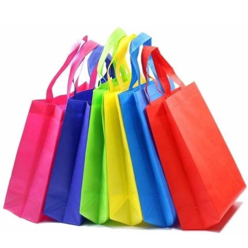 

TERMURAH 1Lusin TAS SPUNBOND BOX 20 × 30 CM GOODIE BAG ALAT KOTAK DAN ALAT RAPET / TAS BELANJA, TAS SOUVENIR DAN TAS HAJATAN KAIN POLOS