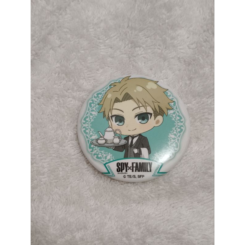 Loid badge dari spy x family anime cafe badge