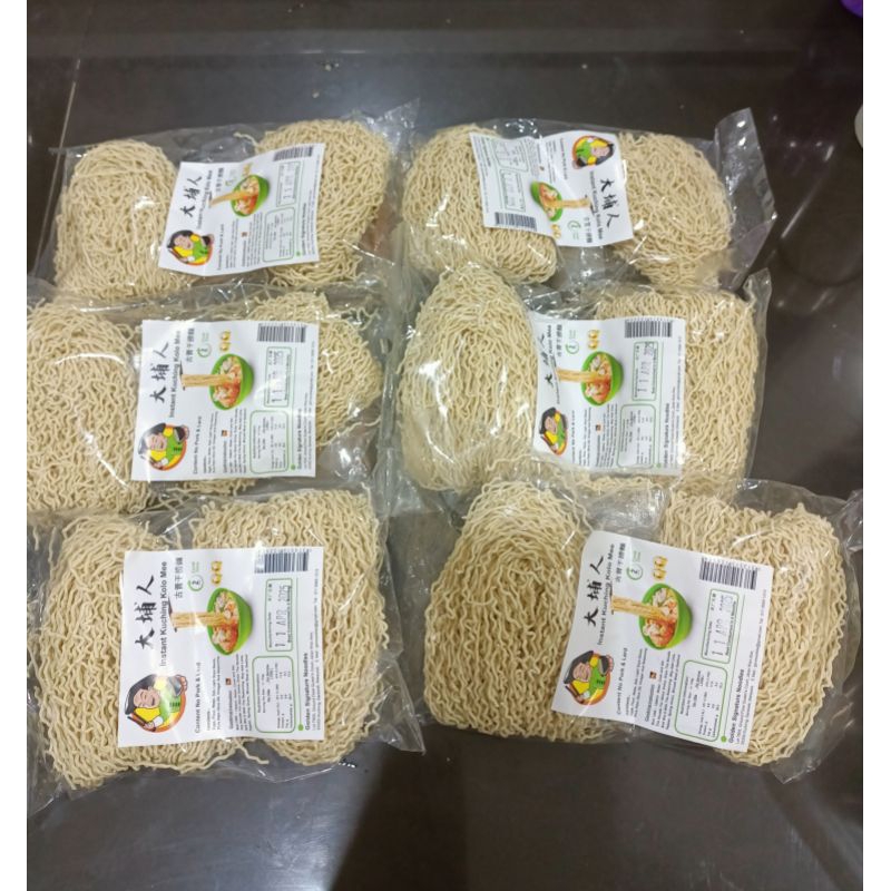 

Kolomee Malaysia / Kolomee instant Halal ( harga per bungkus isi 2pcs mie)