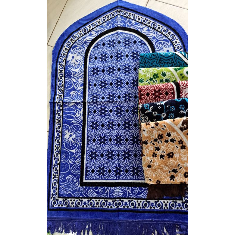 SAJADAH TURKI KA'BAH BLUDRU Ukuran 70 X 110 CM