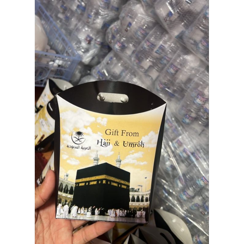 

Kotak gift tenteng oleh-oleh haji umroh