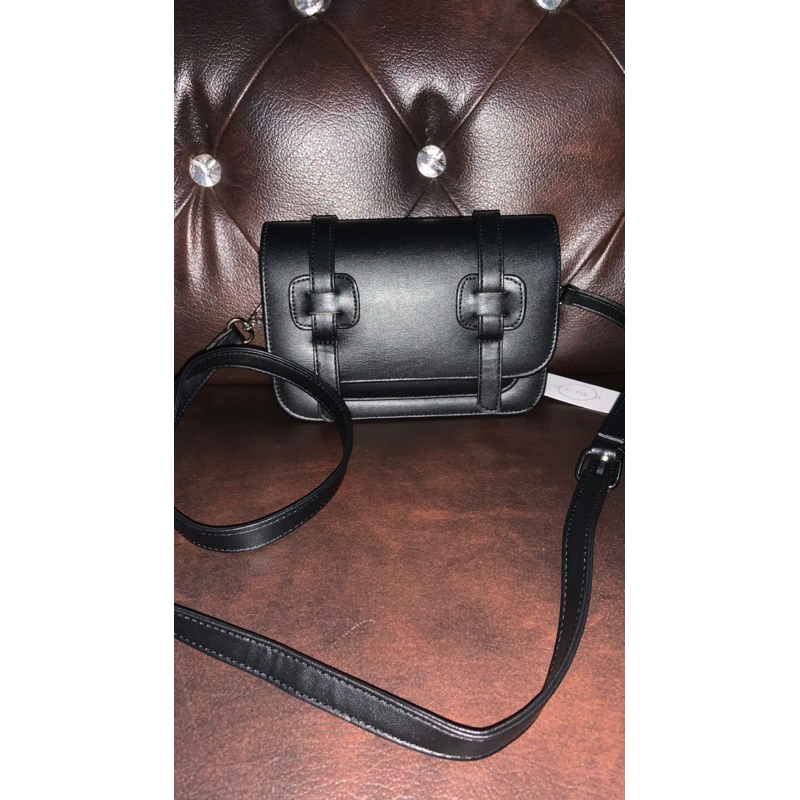 Carolin sling bag by TGIFPROJECT
