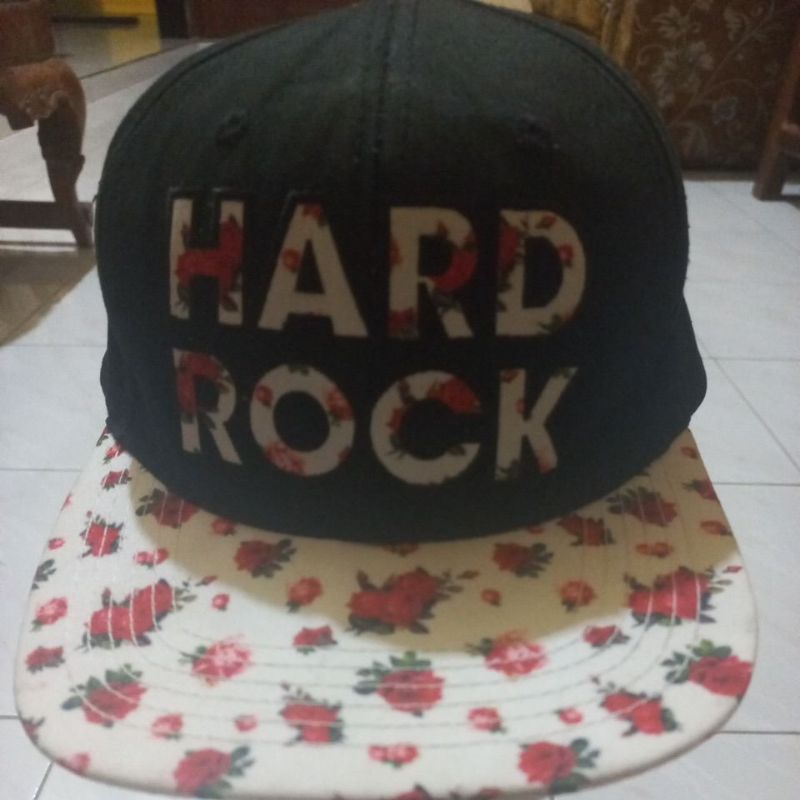 Topi hardrock snapback